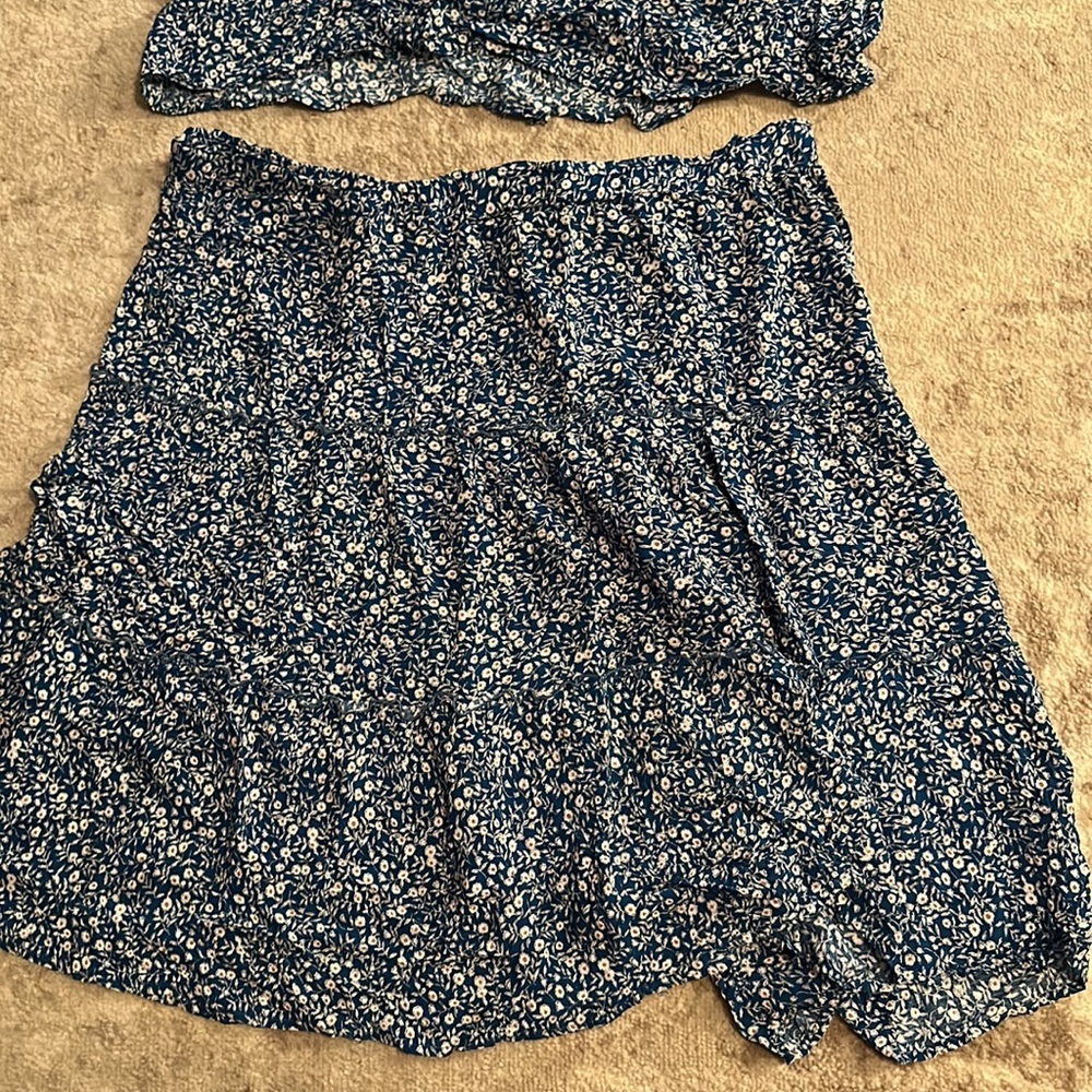 Crop skirt set​ - Picture 2 of 4